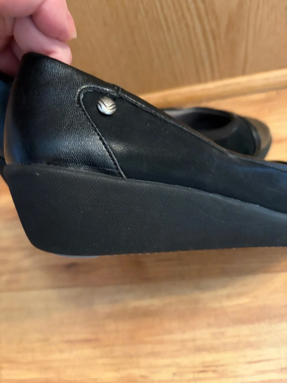 Life Stride MILEAGE Comfort Flex mini wedge 8-1/2 lightweight black ballet flats